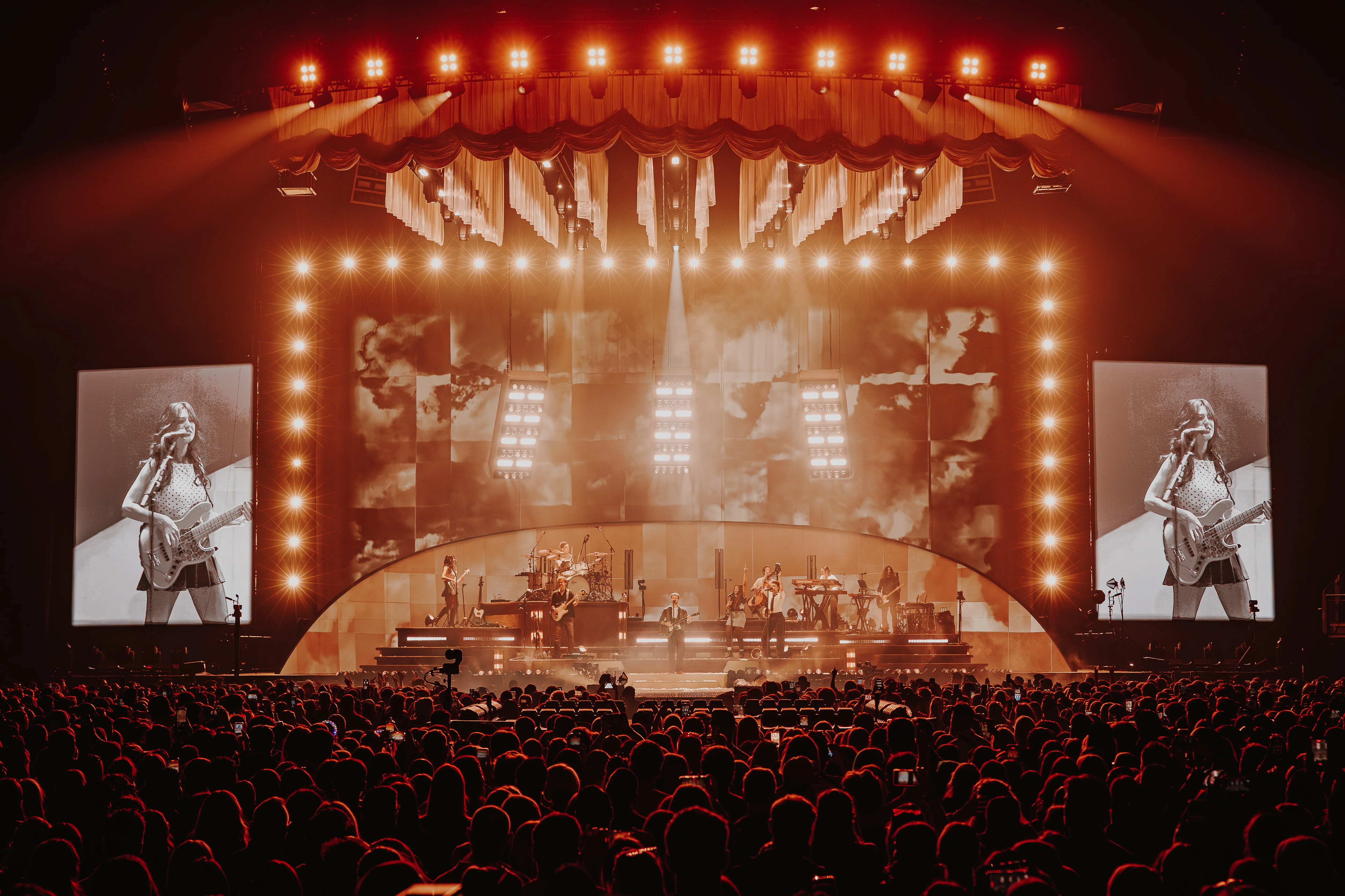 Show Design, Production & Lighting Design for Alex Warren's Finding Family on the Road Arena Tour 2026. — Louis Oliver