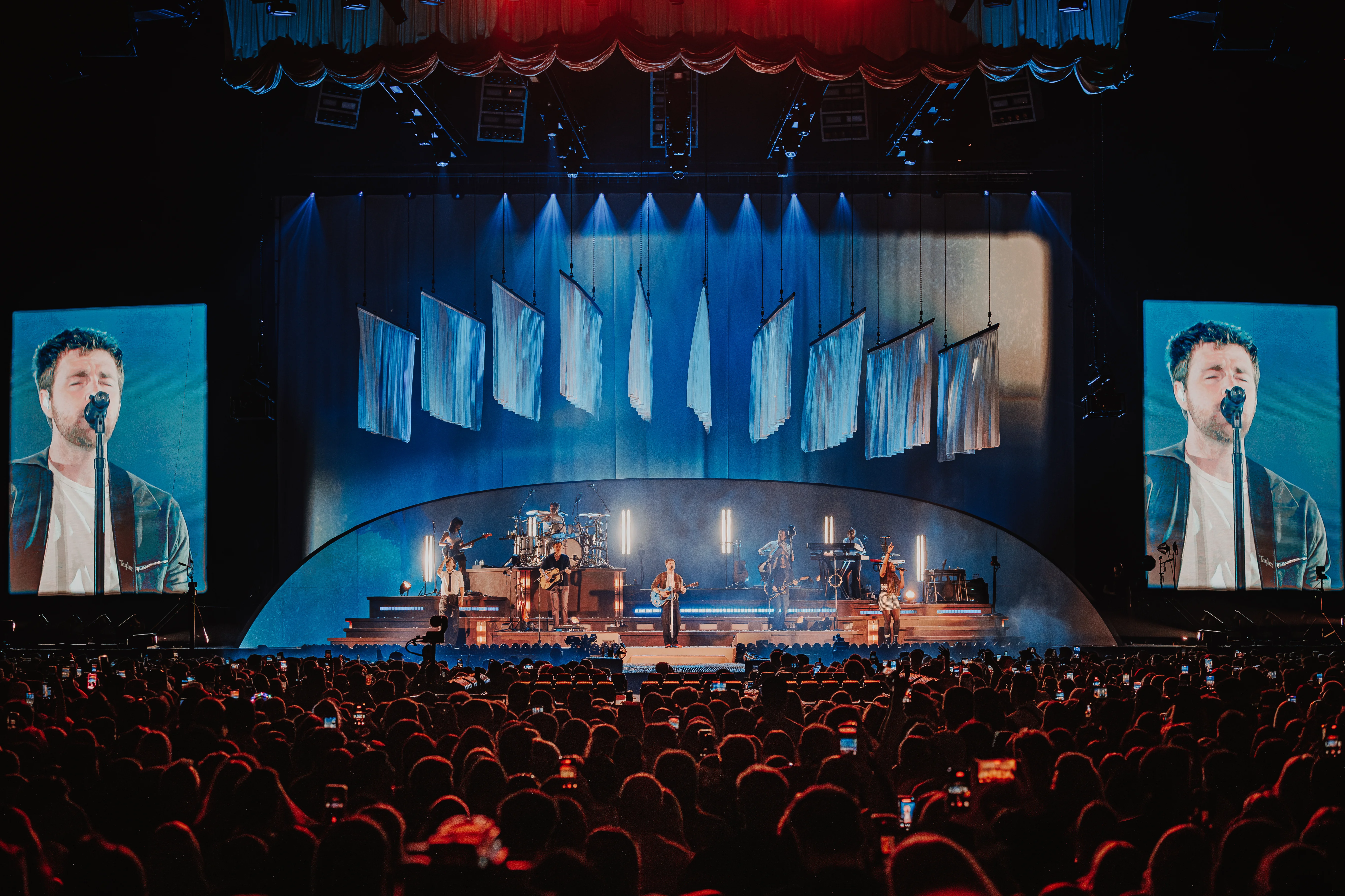 Show Design, Production & Lighting Design for Alex Warren's Finding Family on the Road Arena Tour 2026. — Louis Oliver