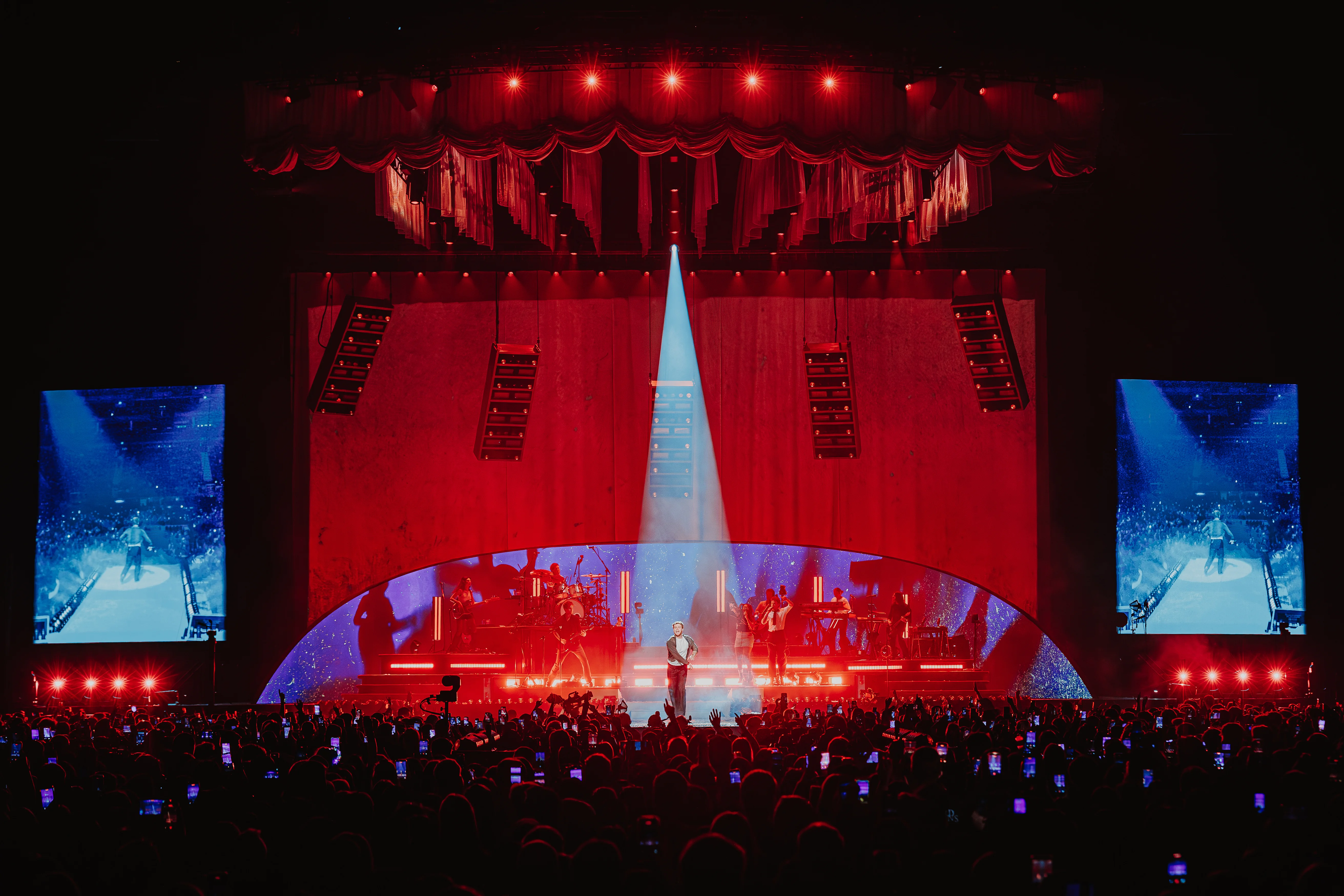 Show Design, Production & Lighting Design for Alex Warren's Finding Family on the Road Arena Tour 2026. — Louis Oliver