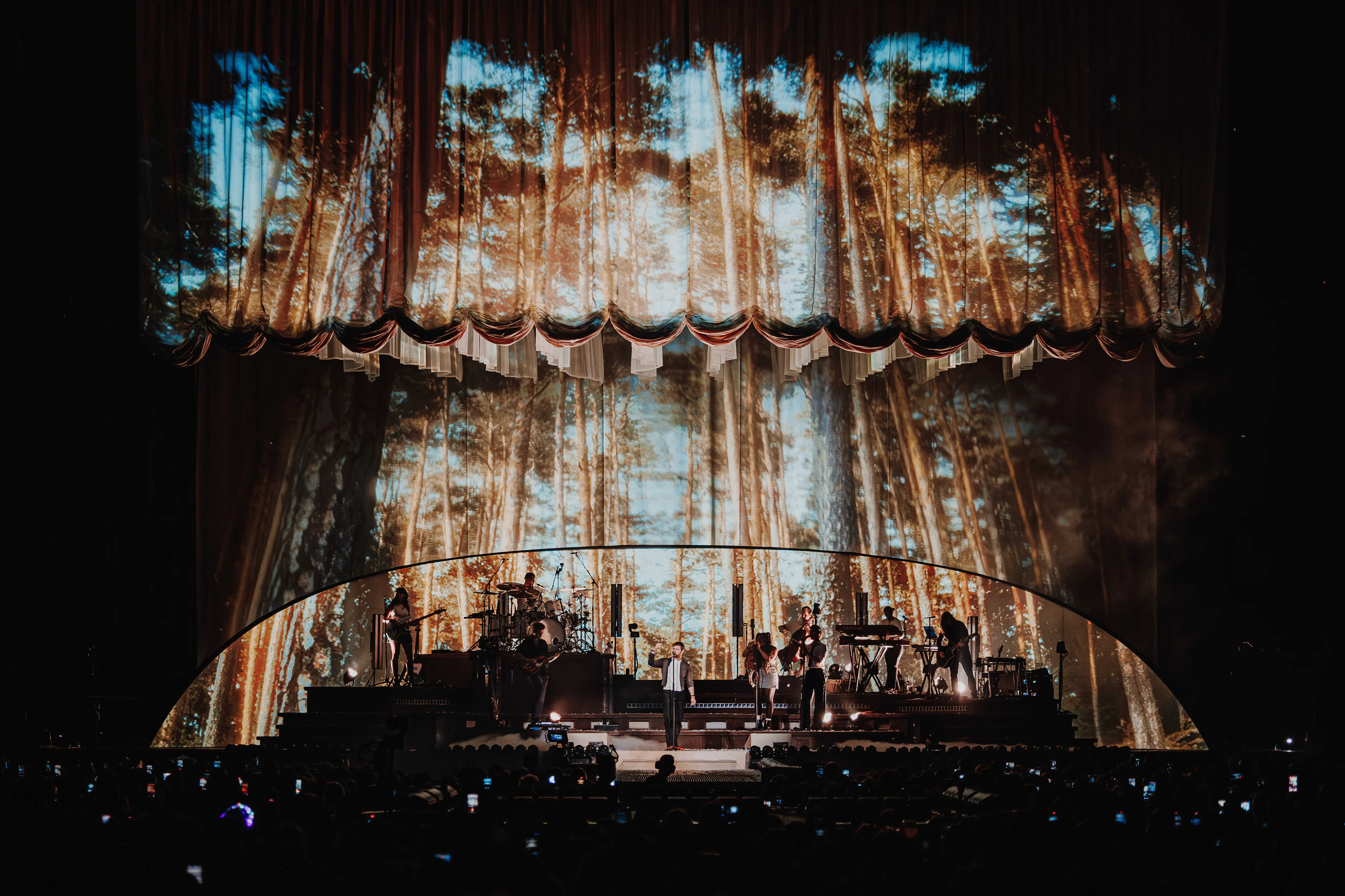Show Design, Production & Lighting Design for Alex Warren's Finding Family on the Road Arena Tour 2026. — Louis Oliver