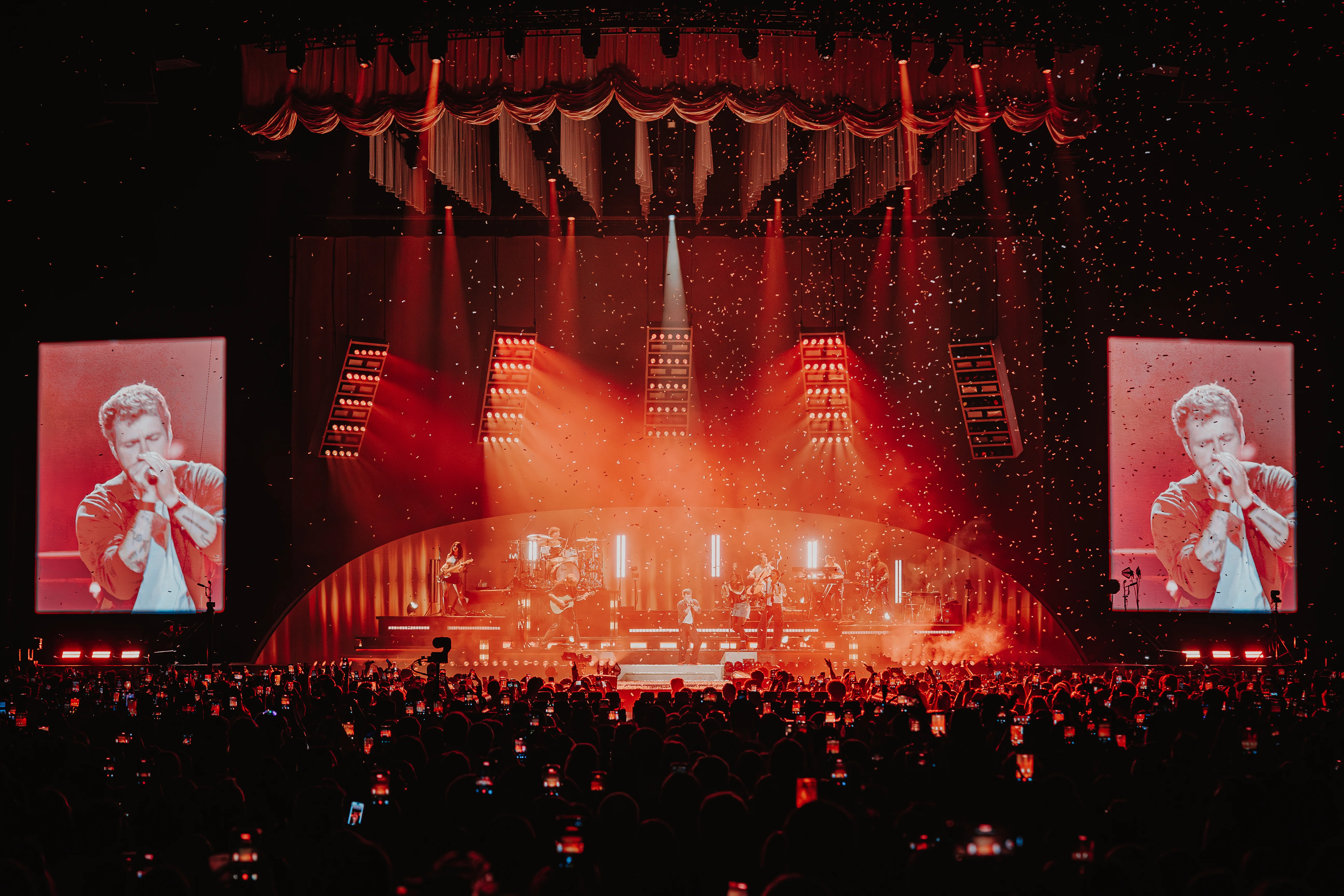 Show Design, Production & Lighting Design for Alex Warren's Finding Family on the Road Arena Tour 2026. — Louis Oliver