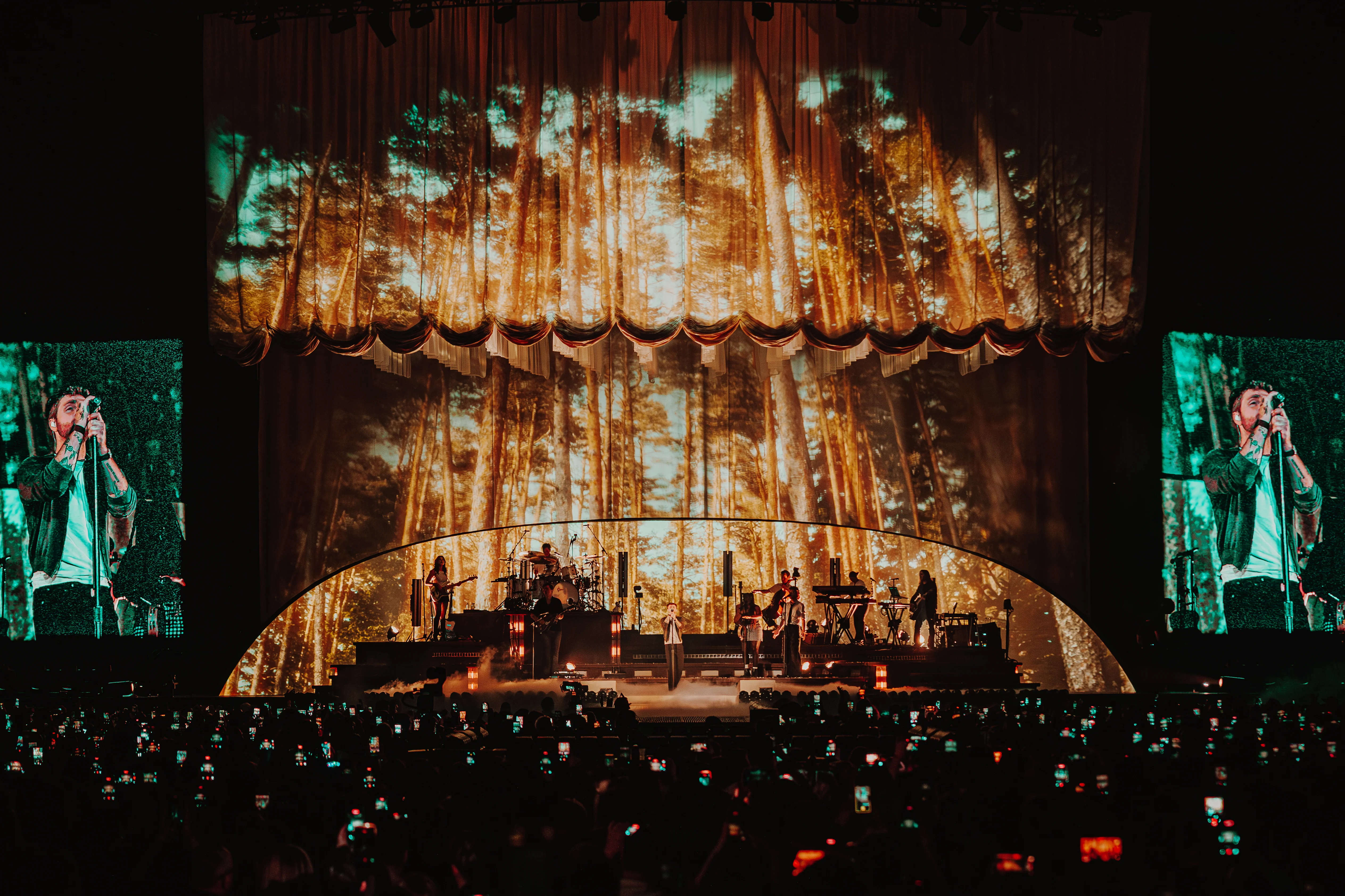Show Design, Production & Lighting Design for Alex Warren's Finding Family on the Road Arena Tour 2026. — Louis Oliver
