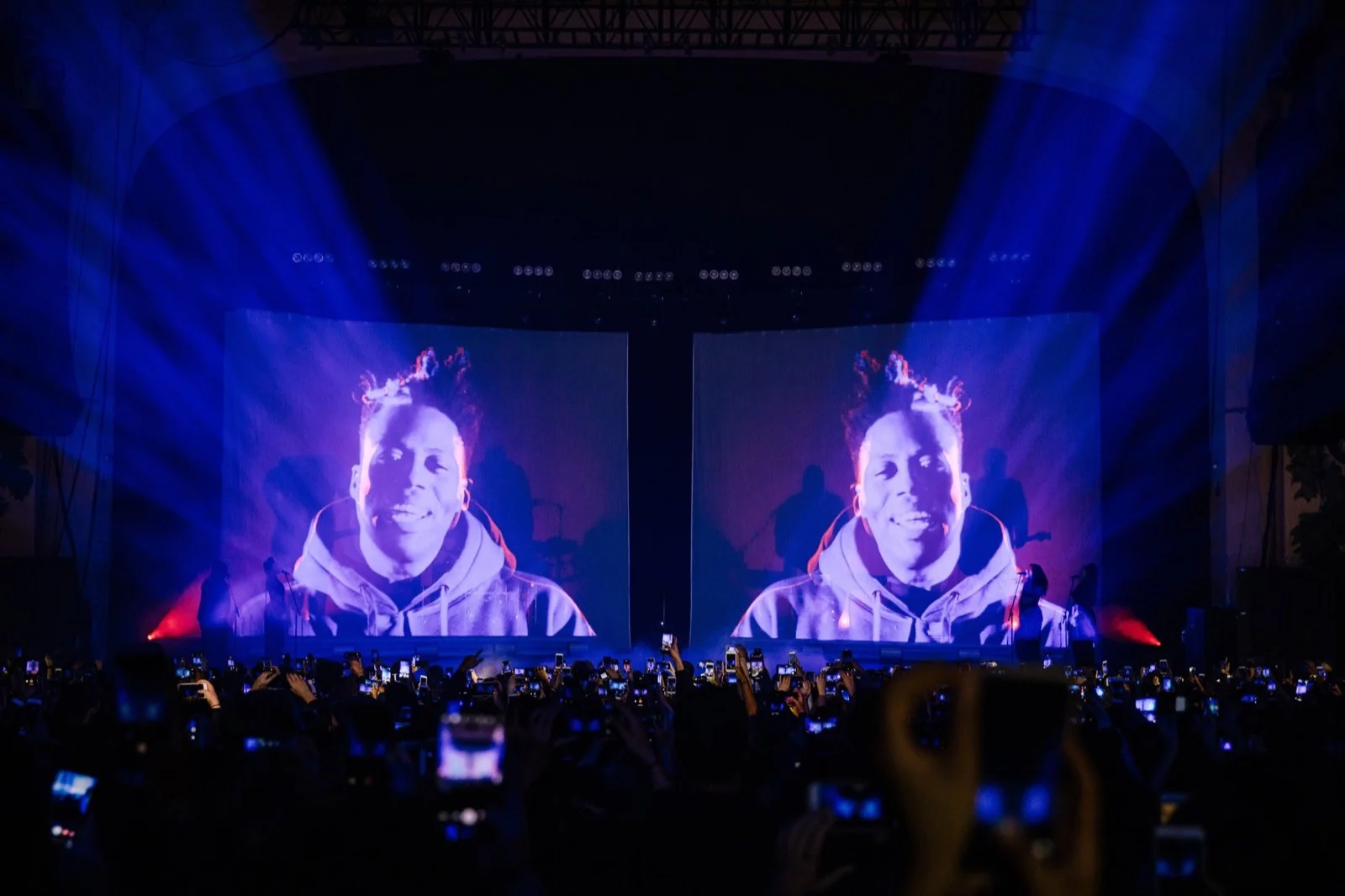 Creative Direction & Production Design for Daniel Caesar's Case Study 01 World Tour 2019. — Louis Oliver