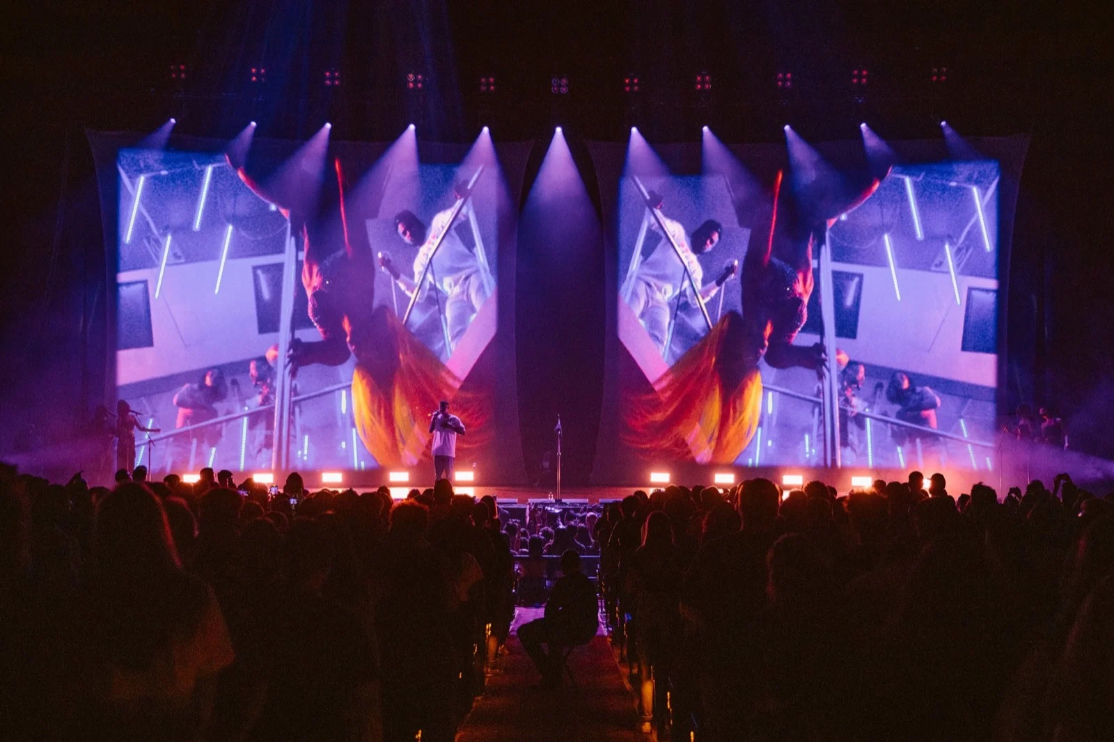 Creative Direction & Production Design for Daniel Caesar's Case Study 01 World Tour 2019. — Louis Oliver