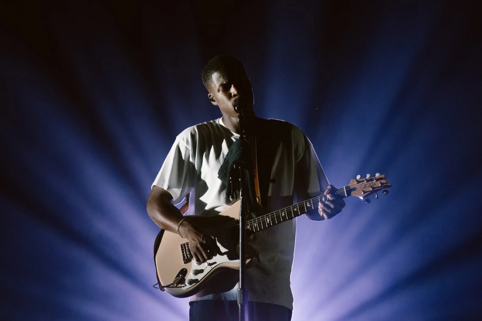 Creative Direction & Production Design for Daniel Caesar's Case Study 01 World Tour 2019. — Louis Oliver