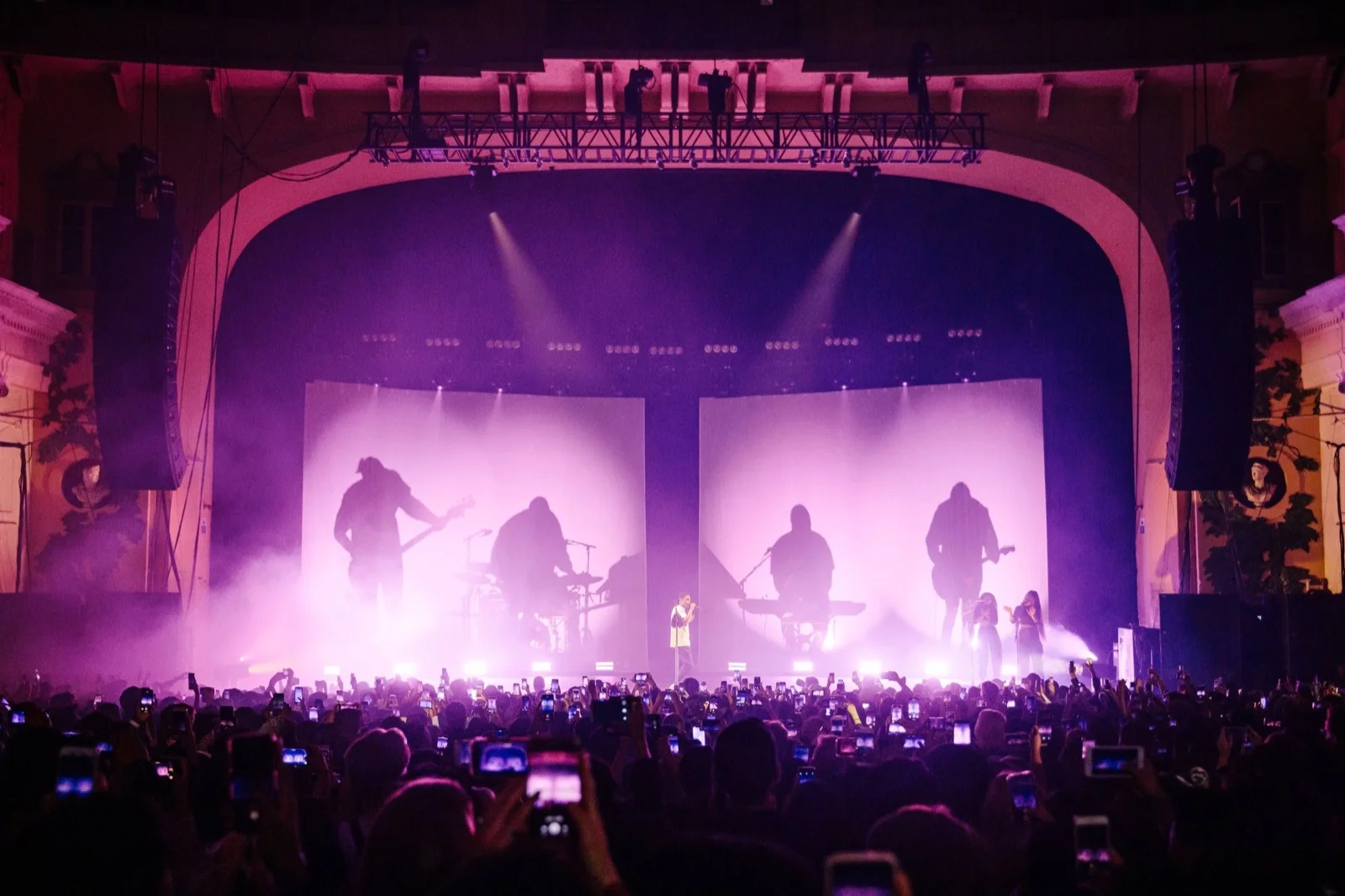 Creative Direction & Production Design for Daniel Caesar's Case Study 01 World Tour 2019. — Louis Oliver