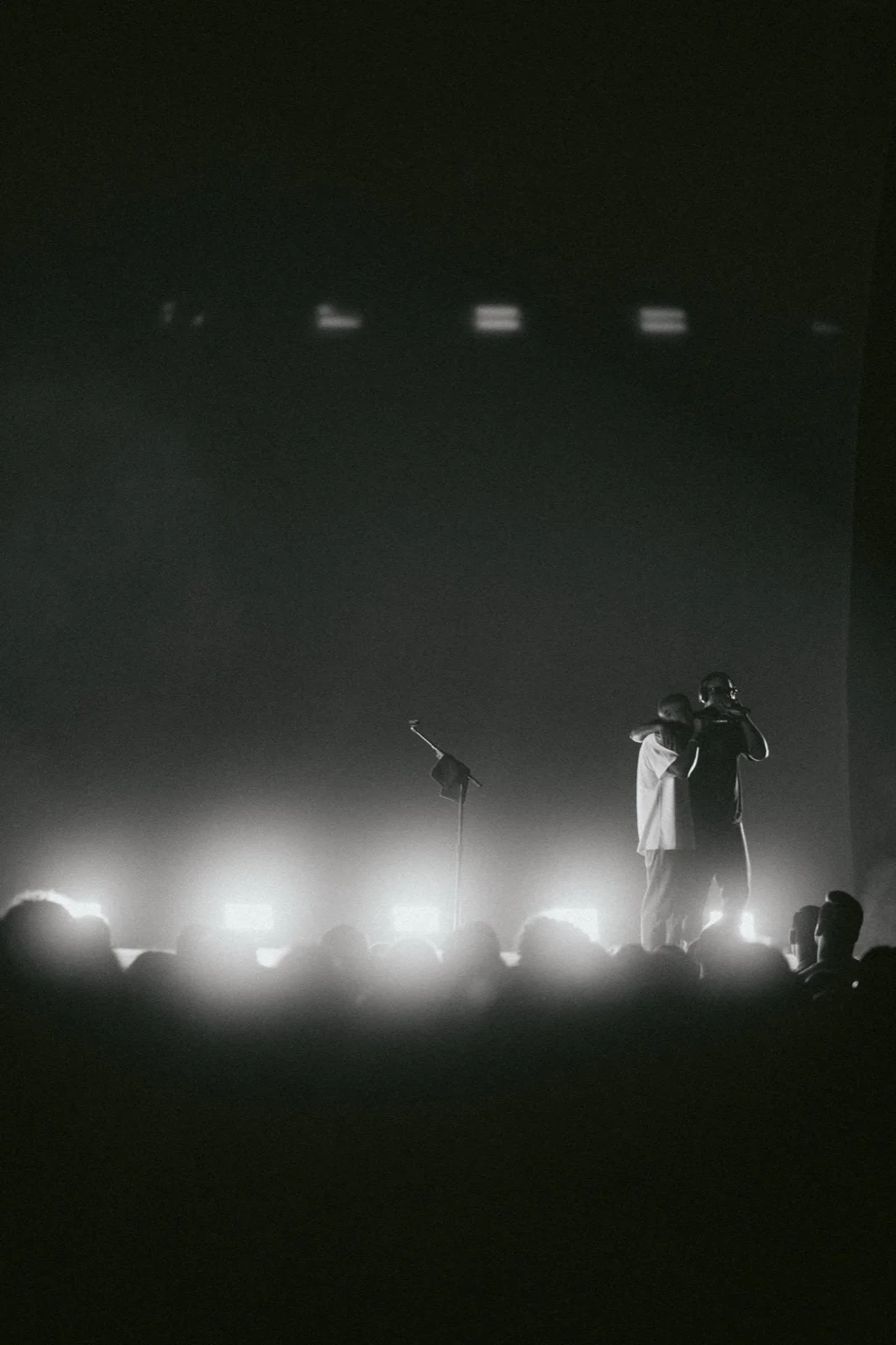 Creative Direction & Production Design for Daniel Caesar's Case Study 01 World Tour 2019. — Louis Oliver