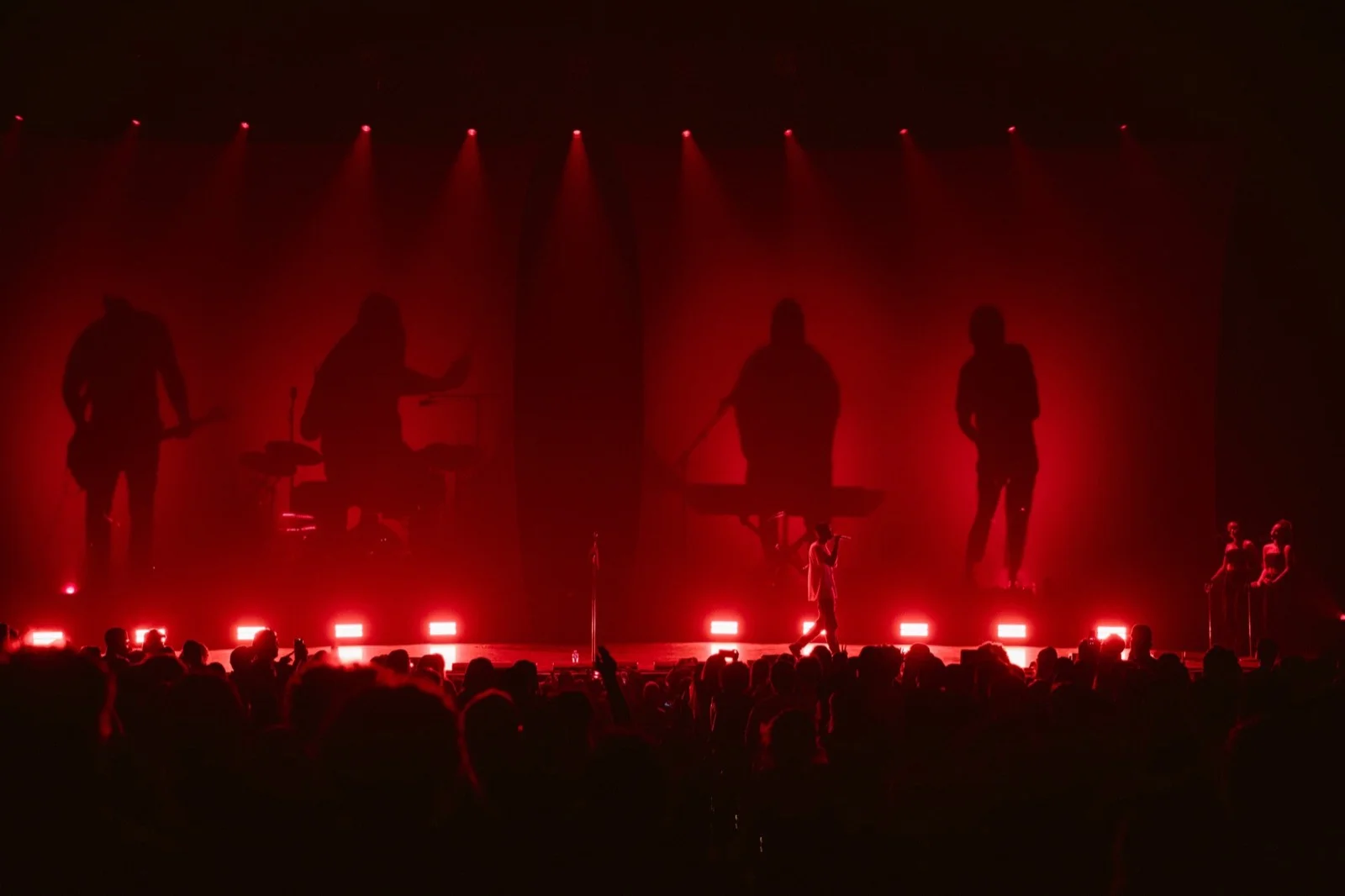 Creative Direction & Production Design for Daniel Caesar's Case Study 01 World Tour 2019. — Louis Oliver