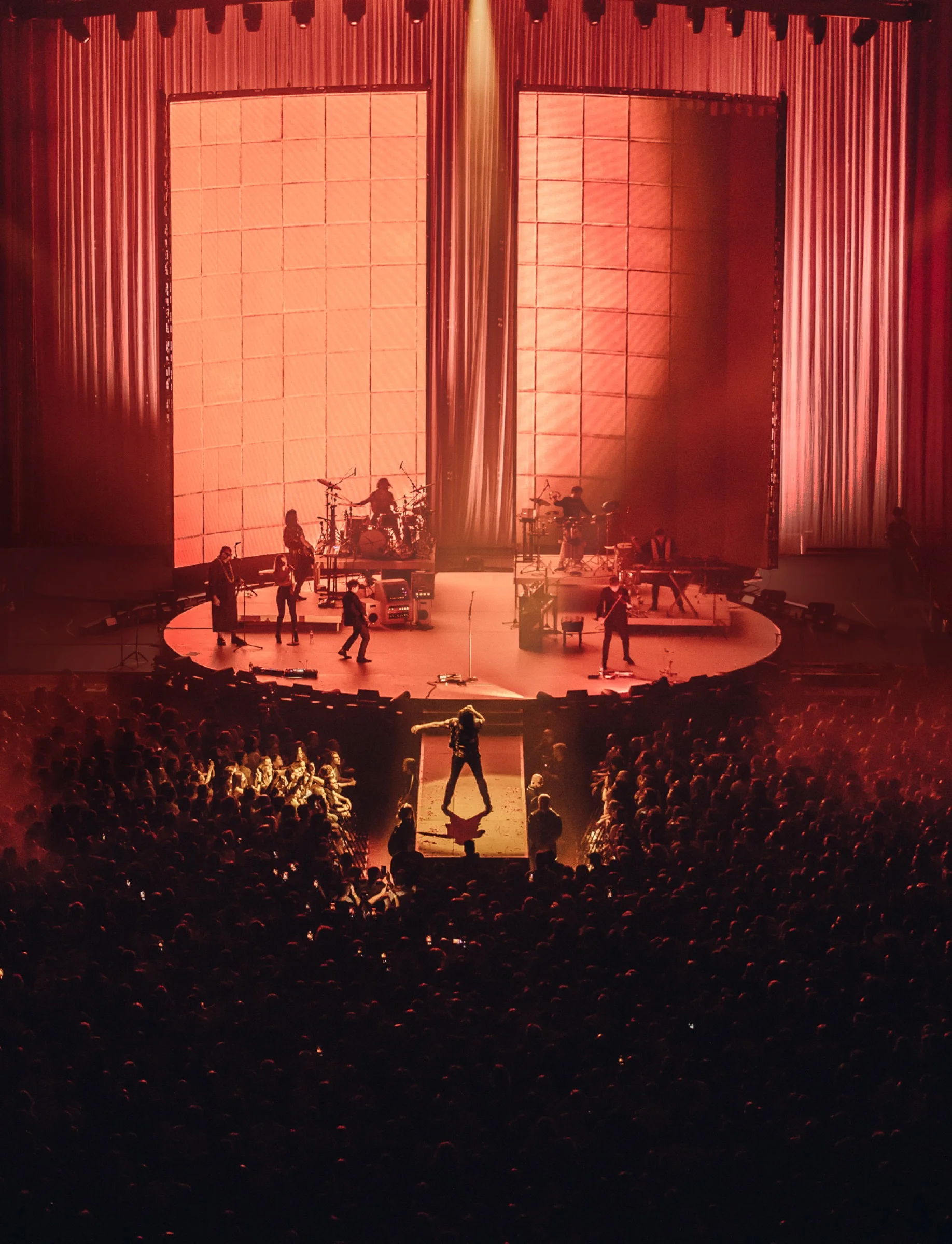Lighting Design for Gang of Youths' Angel in Realtime Arena Tour 2022. — Louis Oliver