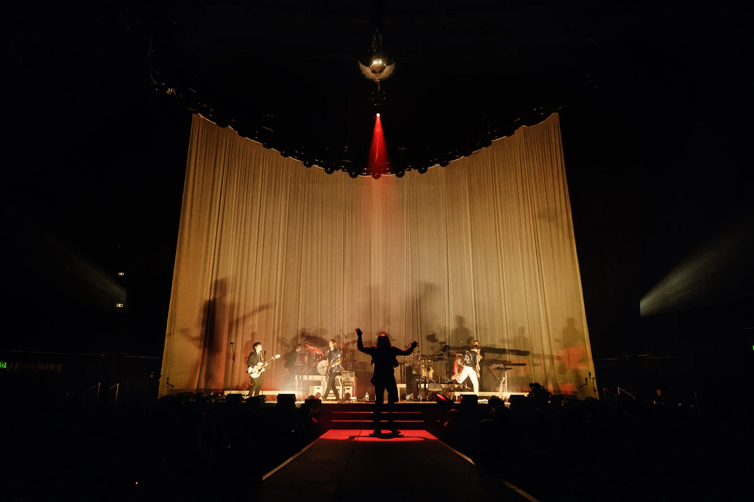 Lighting Design for Gang of Youths' Angel in Realtime Arena Tour 2022. — Louis Oliver