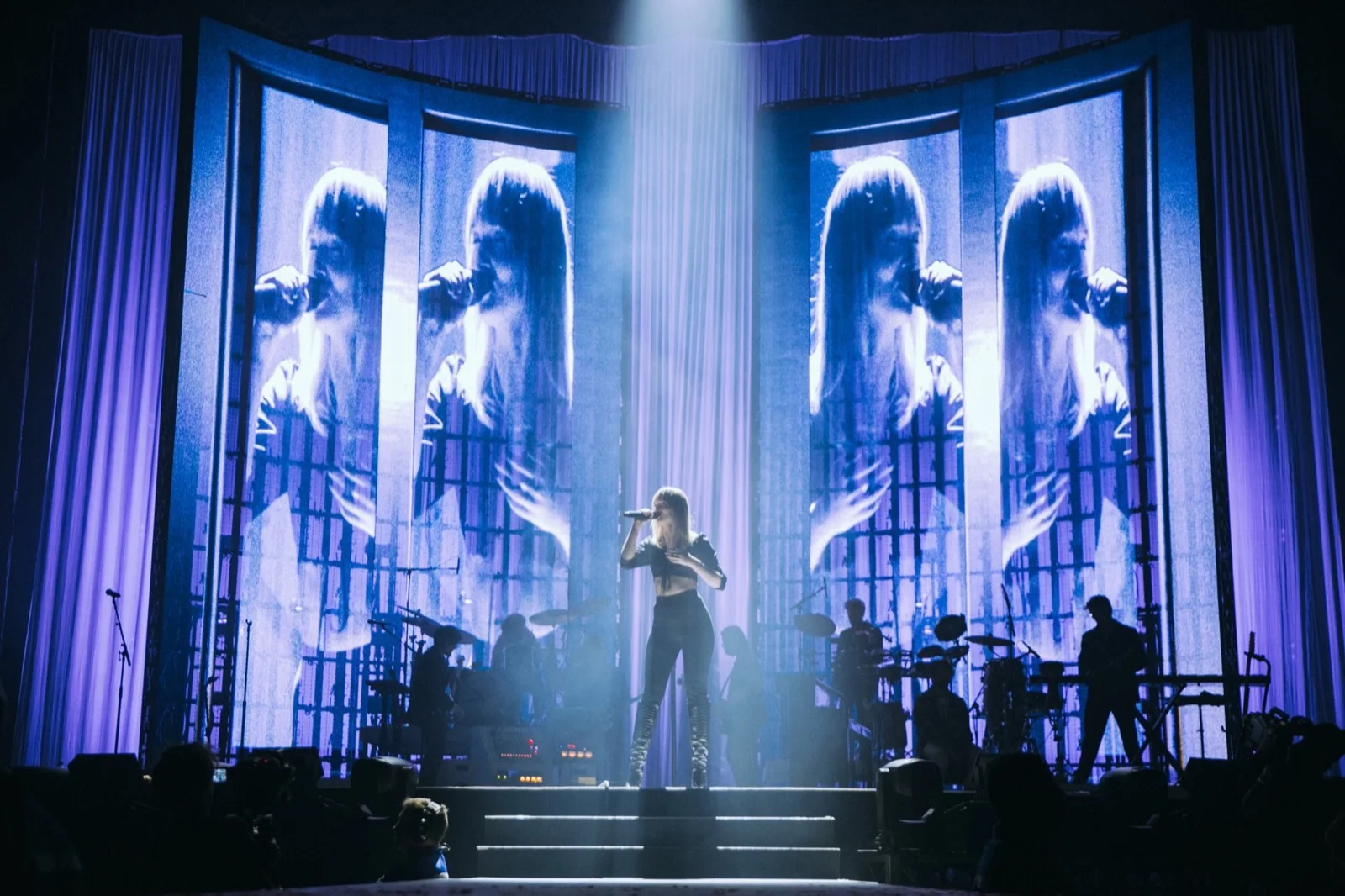 Lighting Design for Gang of Youths' Angel in Realtime Arena Tour 2022. — Louis Oliver