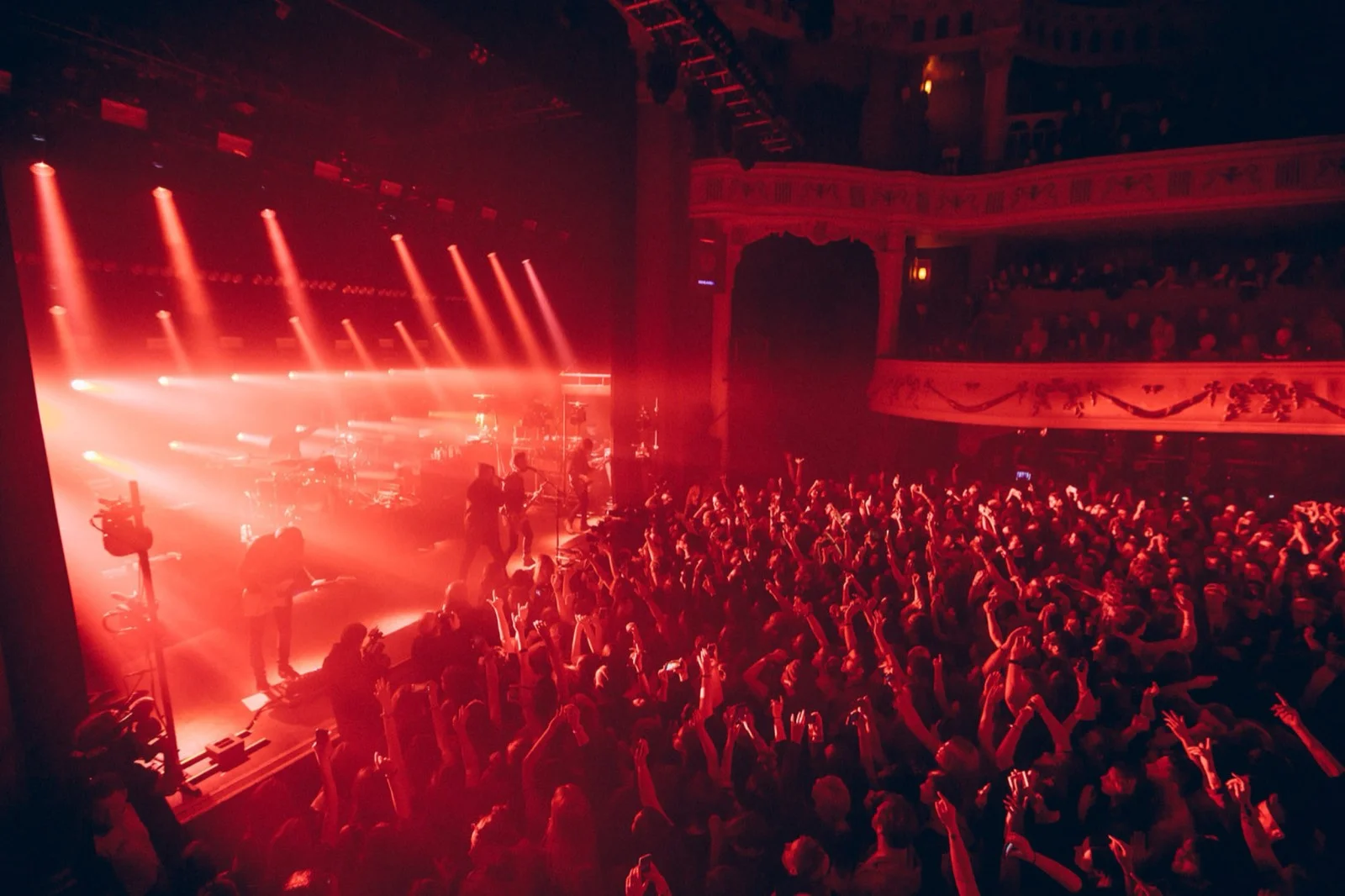Production & Lighting Design for You Me at Six Night People UK Tour 2017. Knight of Illumination Award winner. — Louis Oliver