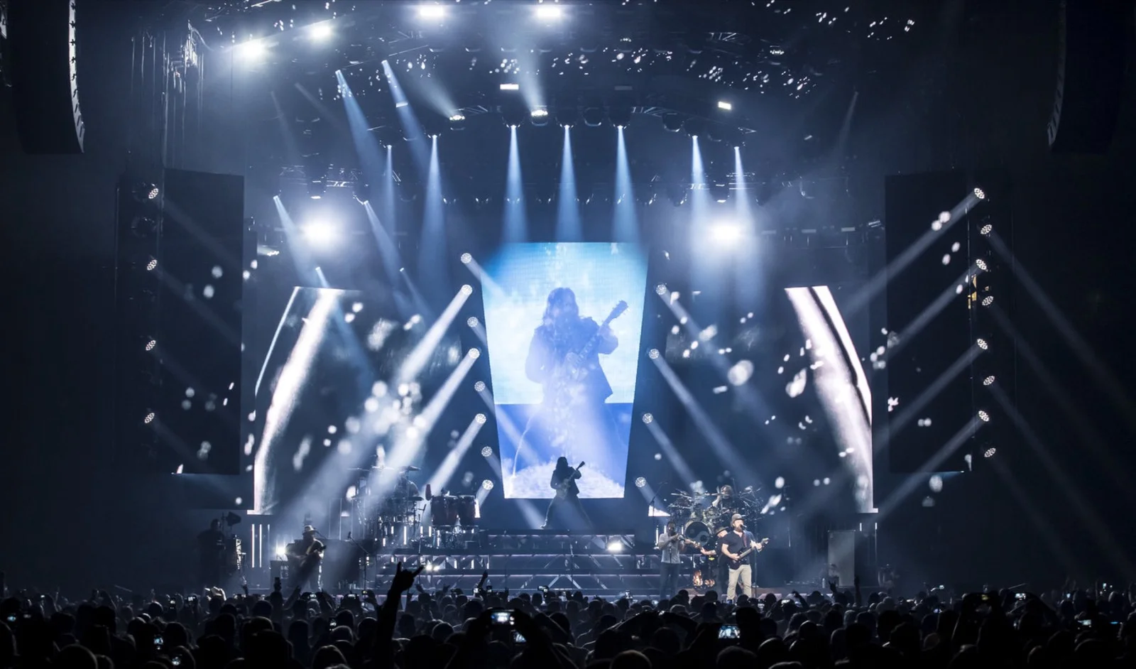 Production & Lighting Design for Zac Brown Band's Welcome Home Arena Tour 2017. — Louis Oliver